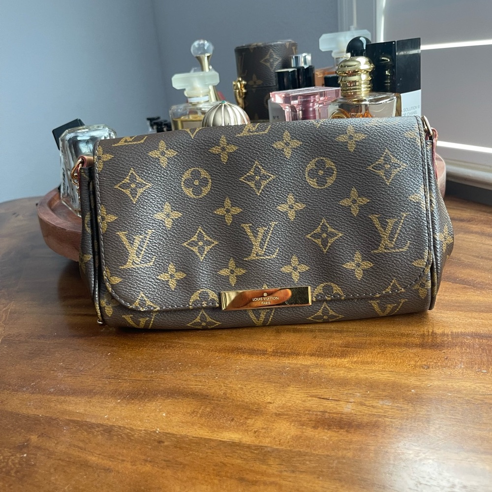 Iconic Monogram Shoulder Bag